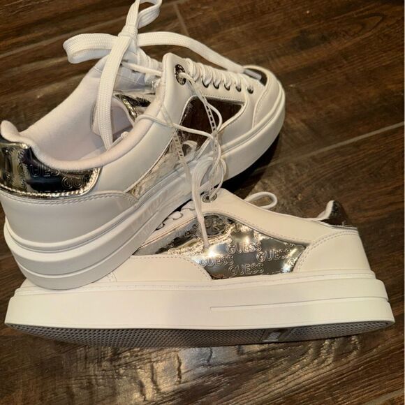 Guess Wgerics2 Women's Tennis Shoes Nwt sz 9.5 - Picture 16 of 16